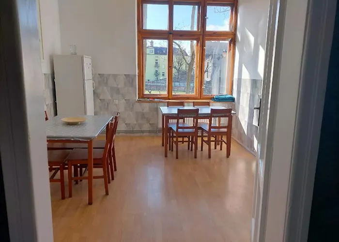 Appartement à 2 Chambres à Coucher